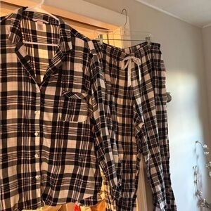Victoria Secrets Black & White Plaid Pajama Set